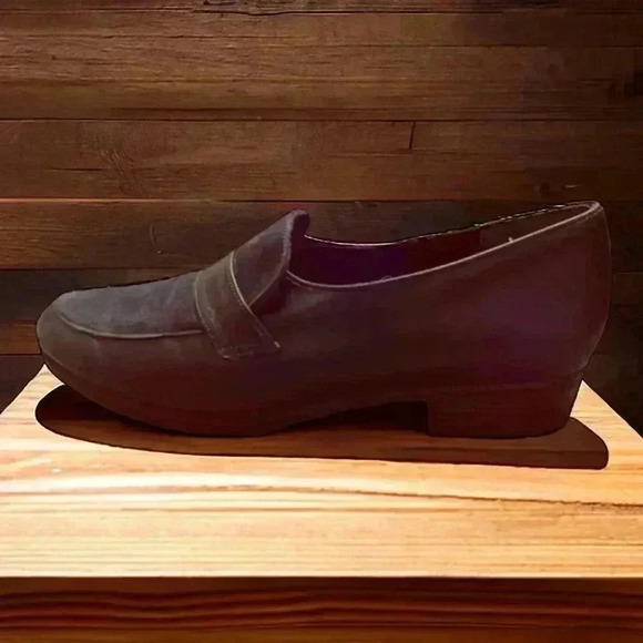 Munro size 7 narrow navy blue slip-on loafer. Leather upper. #MadeintheUSA - Picture 4 of 4